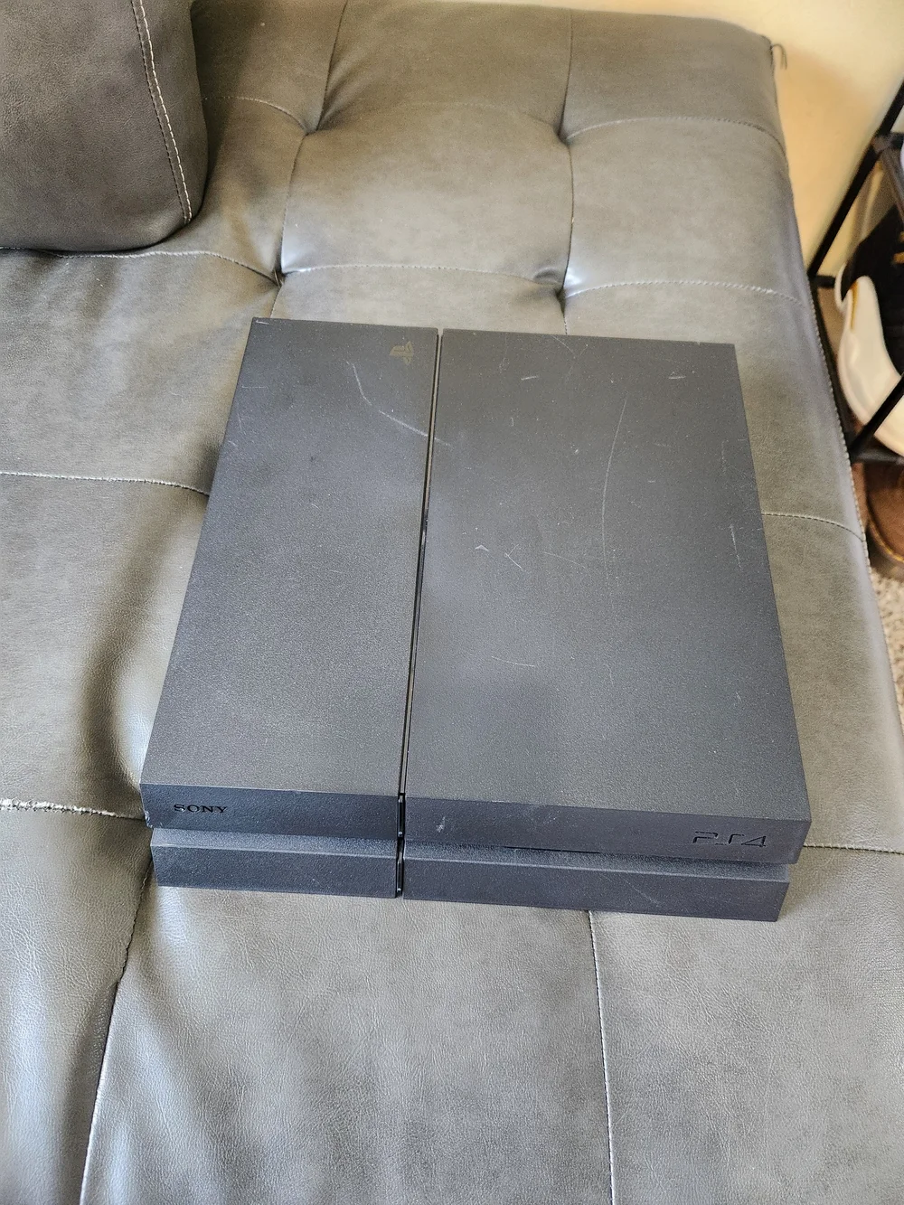 Sony ps4 console